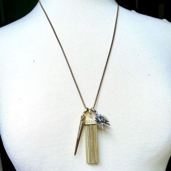 KENDRA SCOTT Mixed Metals 3 Charm Necklace - Picture 3 of 14